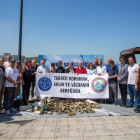 Büyükşehir'den Gemlik'te deniz dibi temizliği  
