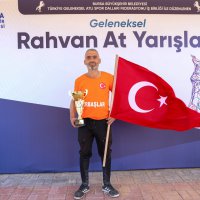Rahvan at yarışları nefes kesti 