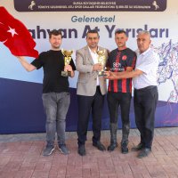 Rahvan at yarışları nefes kesti 