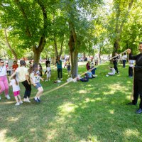 Çocuklar eskimeyen oyunlarla doyasıya eğlendiler 
