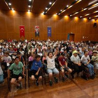 Çocuklar eskimeyen oyunlarla doyasıya eğlendiler 