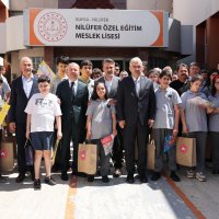 Başkan Vekili Biba, öğrencilerin karne heyecanına ortak oldu 