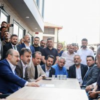 Kayhan Çarşısı'nda yaralar sarılıyor 