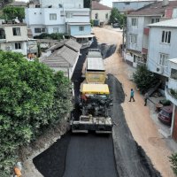 Karacabey'in Yenikaraağaç Mahallesi'nde yollar yenileniyor 