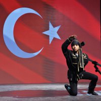 Altın Karagöz'de kültürlerin buluşması sürüyor 