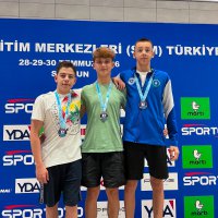 Büyükşehir Belediyesporlu yüzücülerden 3 madalya 
