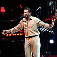 Açıkhava'da Emre Altuğ'dan müzik dolu gece 