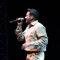 Açıkhava'da Emre Altuğ'dan müzik dolu gece 