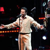 Açıkhava'da Emre Altuğ'dan müzik dolu gece 