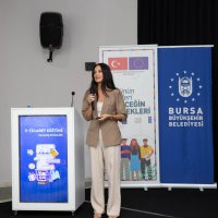Büyükşehir'den genç kadınlara dijital ticaret desteği 
