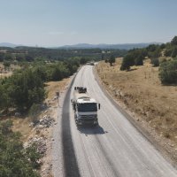 Büyükşehir Harmancık’ta da yolları yeniliyor 