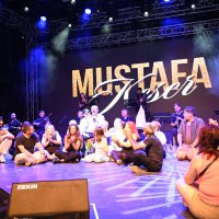 Mustafa Keser’den müzik ve kahkaha dolu gece 