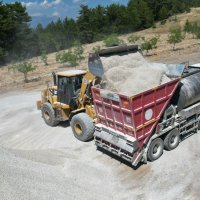Keles'te yollar hem yenileniyor hem genişliyor 