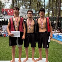 Büyükşehir Belediyesporlu güreşçilerden 8 madalya, 2 kupa! 