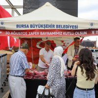 Bursa'da Zafer coşkusu ay yıldız ile taçlandı 
