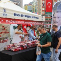 Bursa'da Zafer coşkusu ay yıldız ile taçlandı 