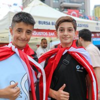 Bursa'da Zafer coşkusu ay yıldız ile taçlandı 
