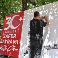 Bursalılardan Zafer Bayramı'na anlamlı iz 
