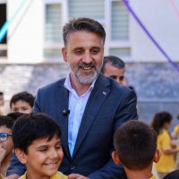 Başkan Vekili Biba, öğrencilerin ilk ders heyecanına ortak oldu