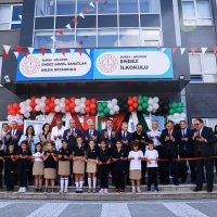 Başkan Vekili Biba, öğrencilerin ilk ders heyecanına ortak oldu