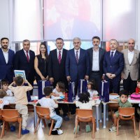 Başkan Vekili Biba, öğrencilerin ilk ders heyecanına ortak oldu