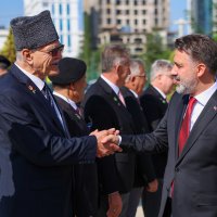 Başkan Vekili Biba, kahramanları anma törenine katıldı