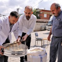 Büyükşehir ile üretici de tüketici de memnun