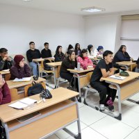 Büyükşehir’in ücretsiz YKS kurslarında eğitimler başladı