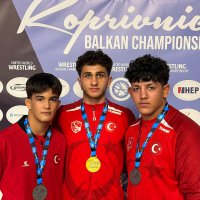 Büyükşehir Belediyesporlu güreşçilerden 3 madalya