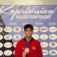Büyükşehir Belediyesporlu güreşçilerden 3 madalya