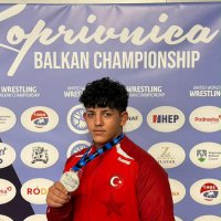 Büyükşehir Belediyesporlu güreşçilerden 3 madalya