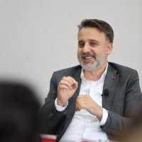 Başkan Vekili Biba'dan gençlere: "Önünüz aydınlık"