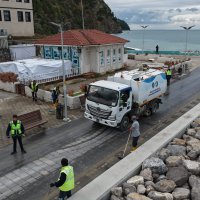Büyükşehir ekiplerinden sahillerde temizlik çalışması  