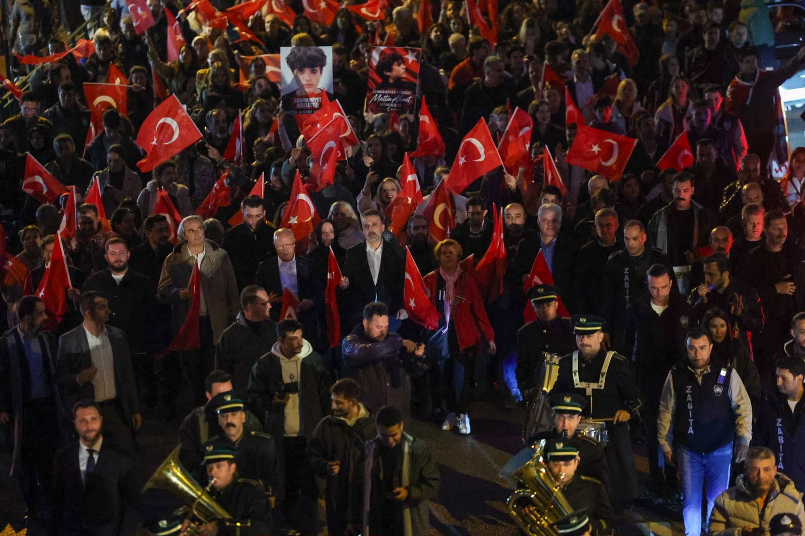 Cumhuriyet ritminde Bursa tek yürek