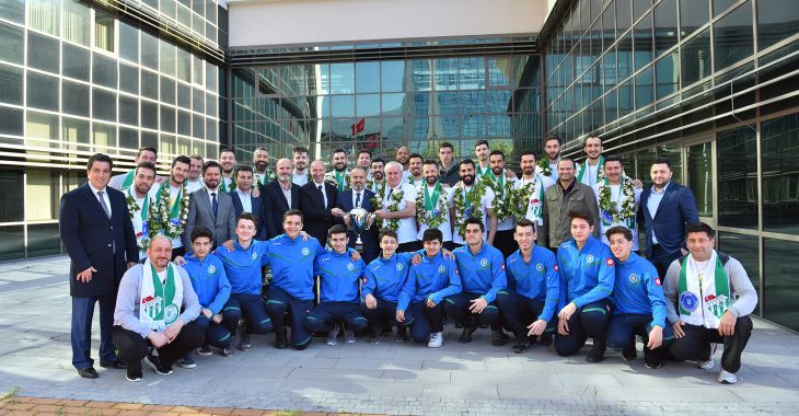 Şampiyona coşkulu karşılama