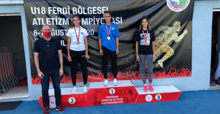 Gençler pistin tozunu attı