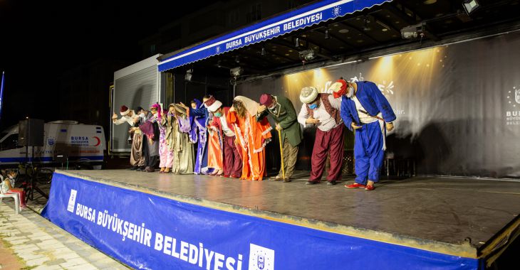 Yaz geceleri tiyatro ile başka güzel