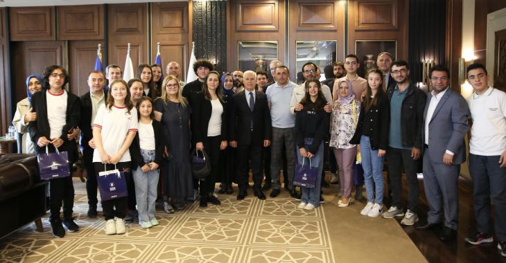 Başarılı çocuklar ödüllendirildi